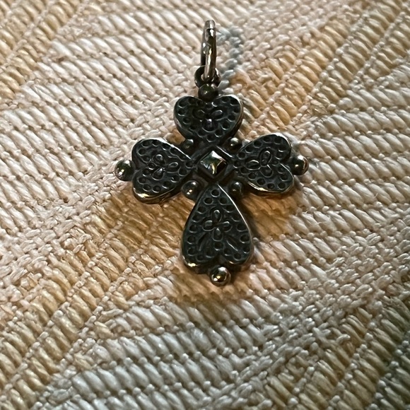 James Avery hearts devotion cross. Adorbs!!! - Picture 2 of 5